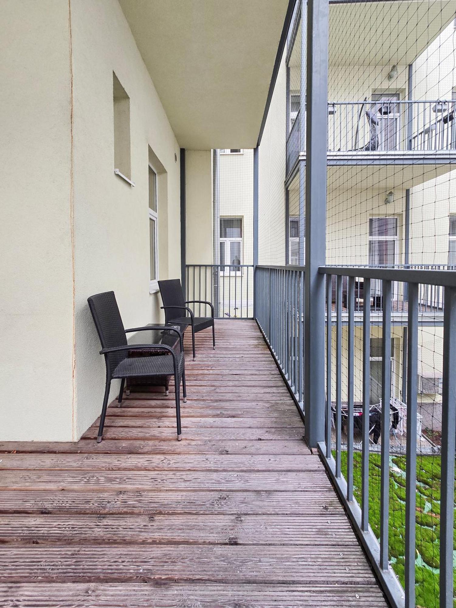Apartamento Spacious 3-bedroom Retreat With Balcony For 8 Near Millennium Tower Viena